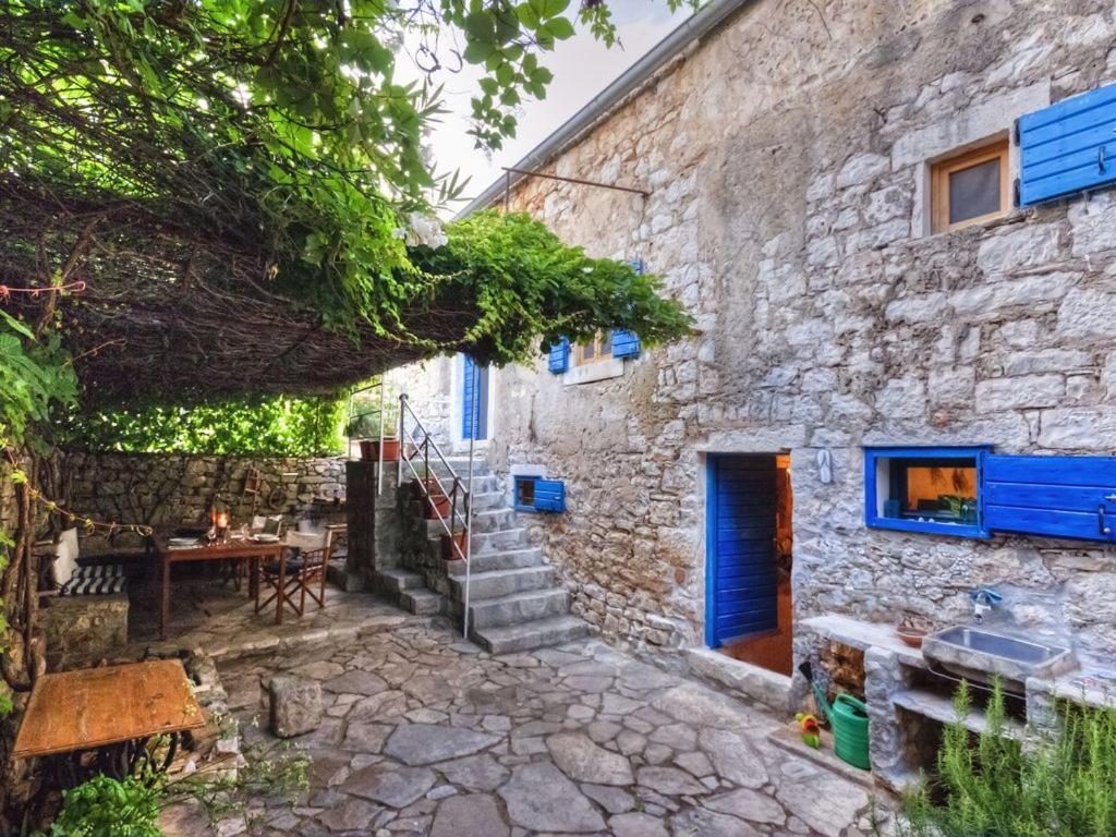 450 Year-Old House With A Garden Vila Stari Grad  Exterior foto